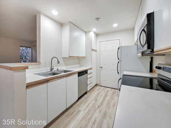 Building Photo - 3 br, 2.5 bath House - 26261 114th Lane SE