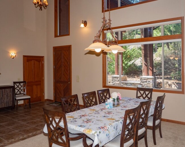 Building Photo - Beautiful home for rent in Galena Forest