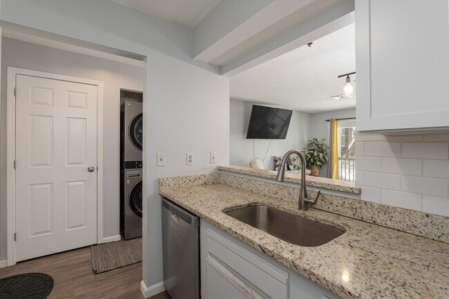 Building Photo - 109 Hunters Run Pl