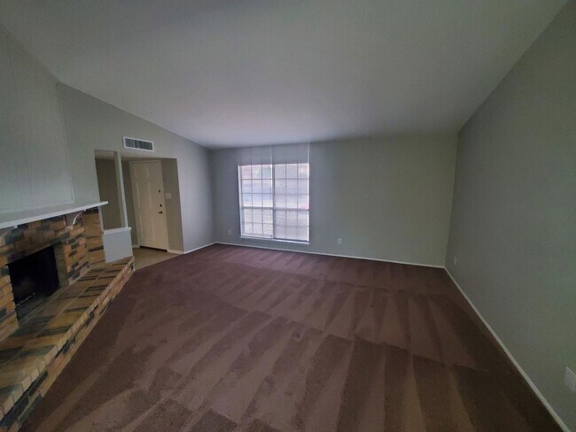 Building Photo - A must see Plano Home!