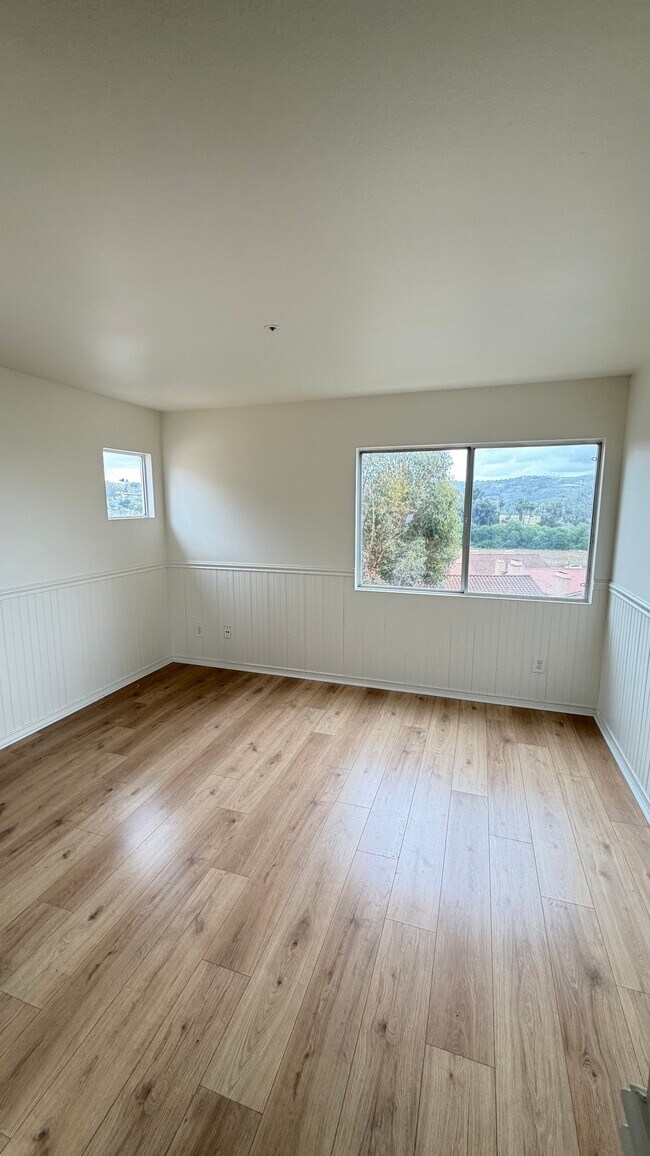 Building Photo - 5709 Kensington Pl