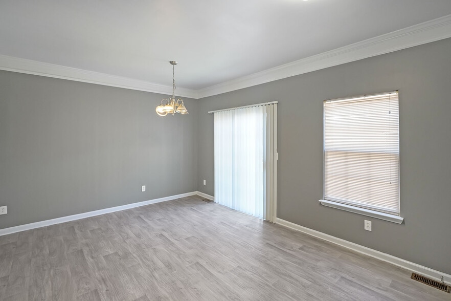Building Photo - 2217 Landing Walk Dr