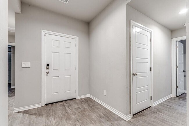Building Photo - 4405 Montage Blvd