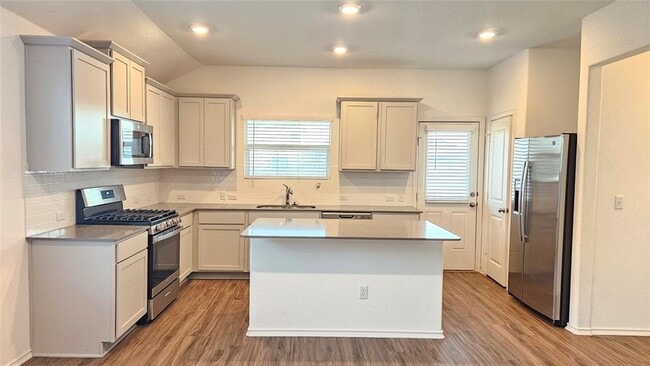 Building Photo - 195 Salt Springs Rd