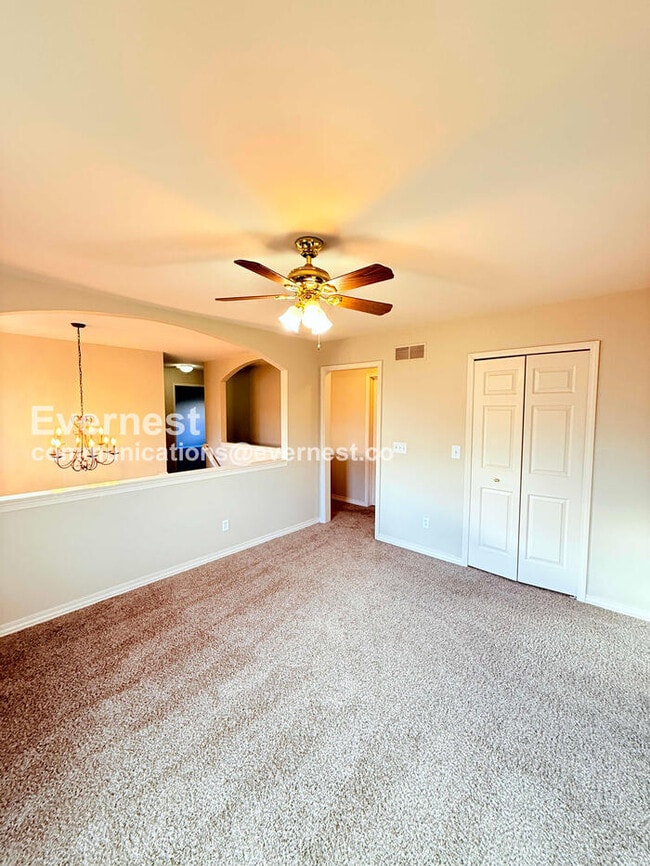 Building Photo - 1660 Brookdale Dr