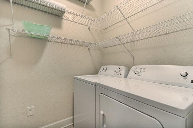 Building Photo - Beautiful 3BR/2BA Condo in Gated Stoney Creek – Close to Amelia Island