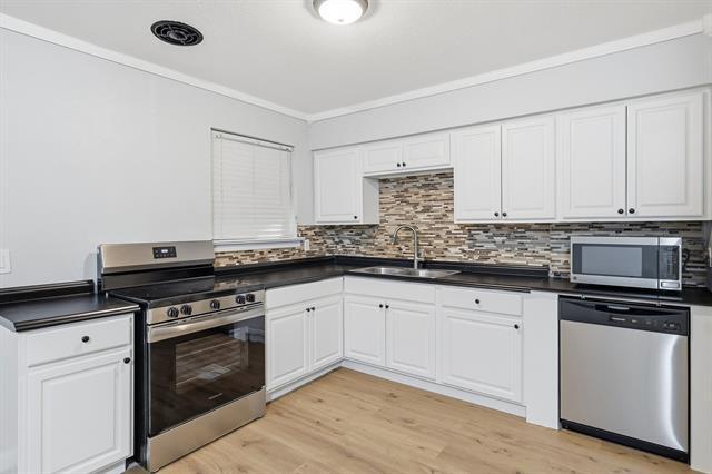 Building Photo - 5345 Hensley Dr