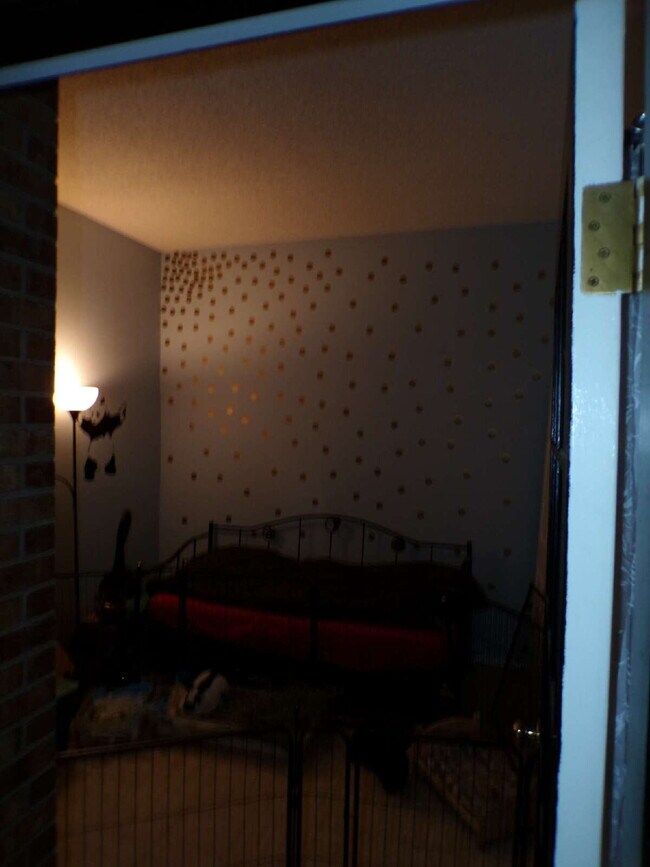 Building Photo - Wind Stream Condos - 3 Bedroom - 2 bathroo...