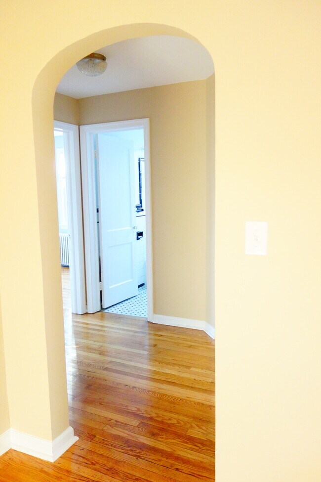 Building Photo - 8007 Garland Ave