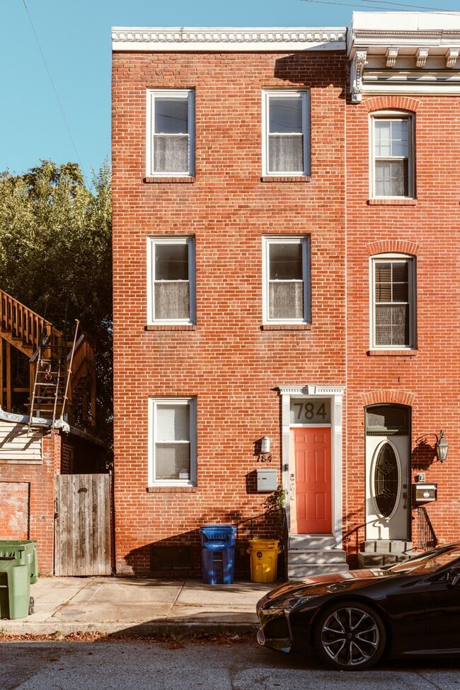 Primary Photo - Charming 2Bed/2Bath in Washington Village ...