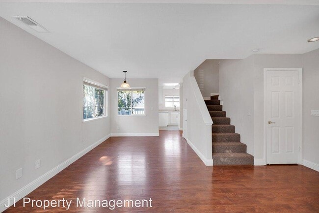 Building Photo - 217 Hidden Creek Ct