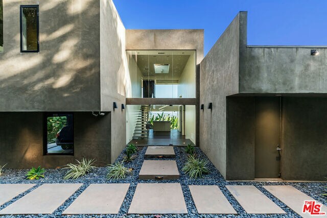 Building Photo - 9115 Cordell Dr