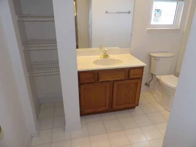 Building Photo - 107 Shannon Ln