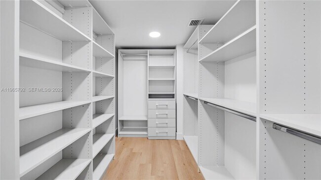 Building Photo - 555 NE 34th St