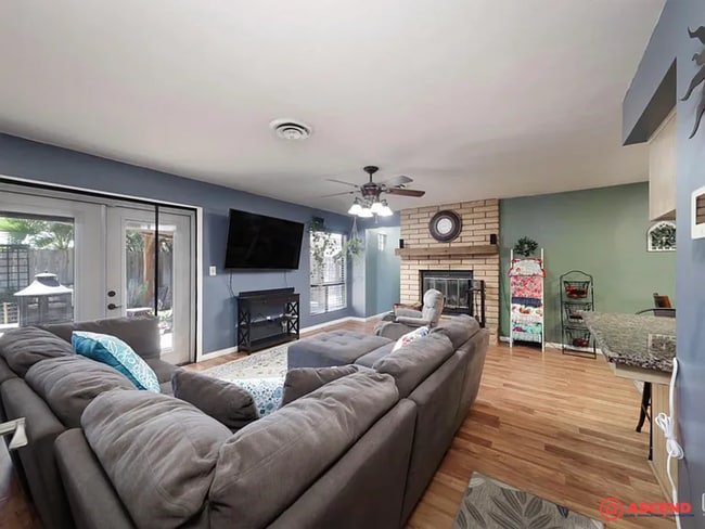 Building Photo - Captivating Home Near Highland Highschool!