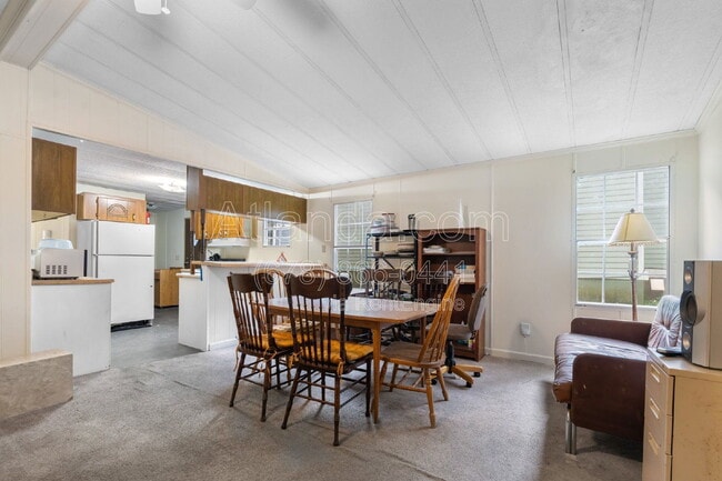 Building Photo - 1061 Center St NW