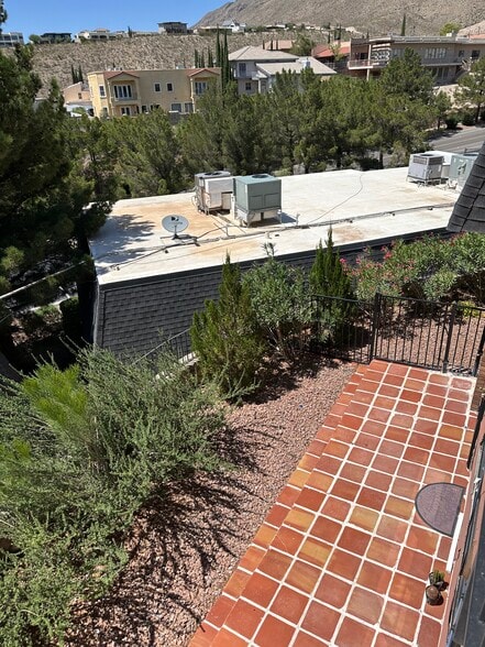 Landscaping below Condo - 4800 N Stanton St