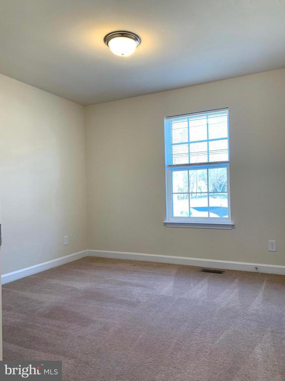 Building Photo - 6926 Lunette Ln