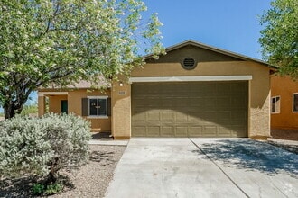 Building Photo - 8448 W Green Kingfisher Ln