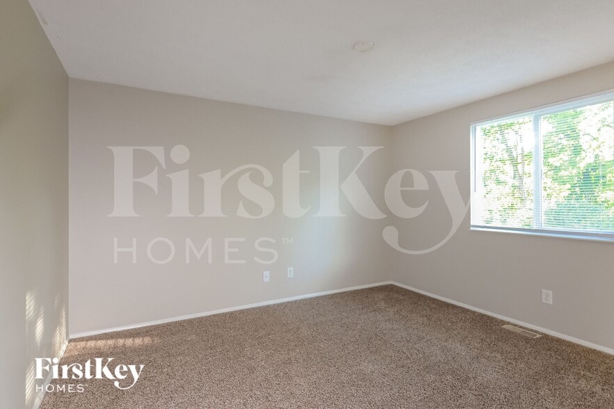 Building Photo - 6830 Littleton Dr
