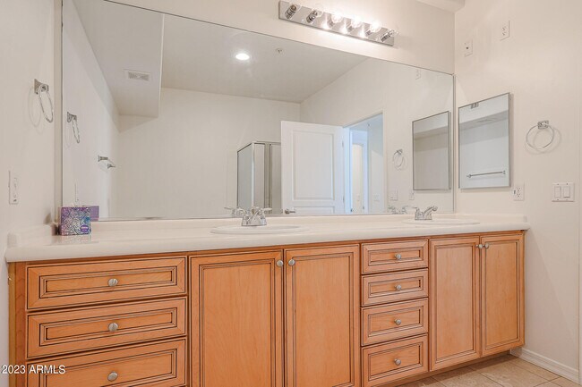 Building Photo - 20660 N 40th St