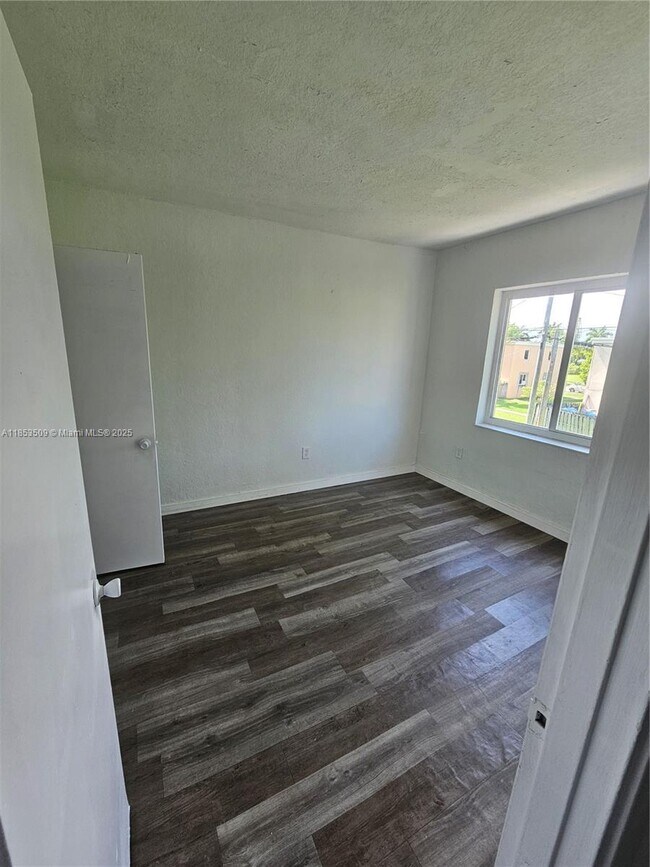 Building Photo - 225 NW 84th Terrace