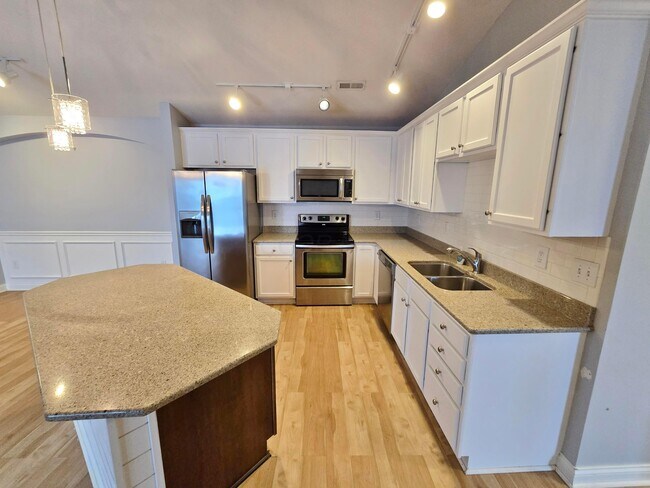 Building Photo - 4201 Bradhurst Dr