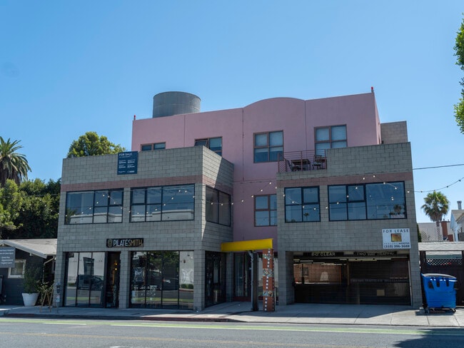 Building Photo - 2110 Main St