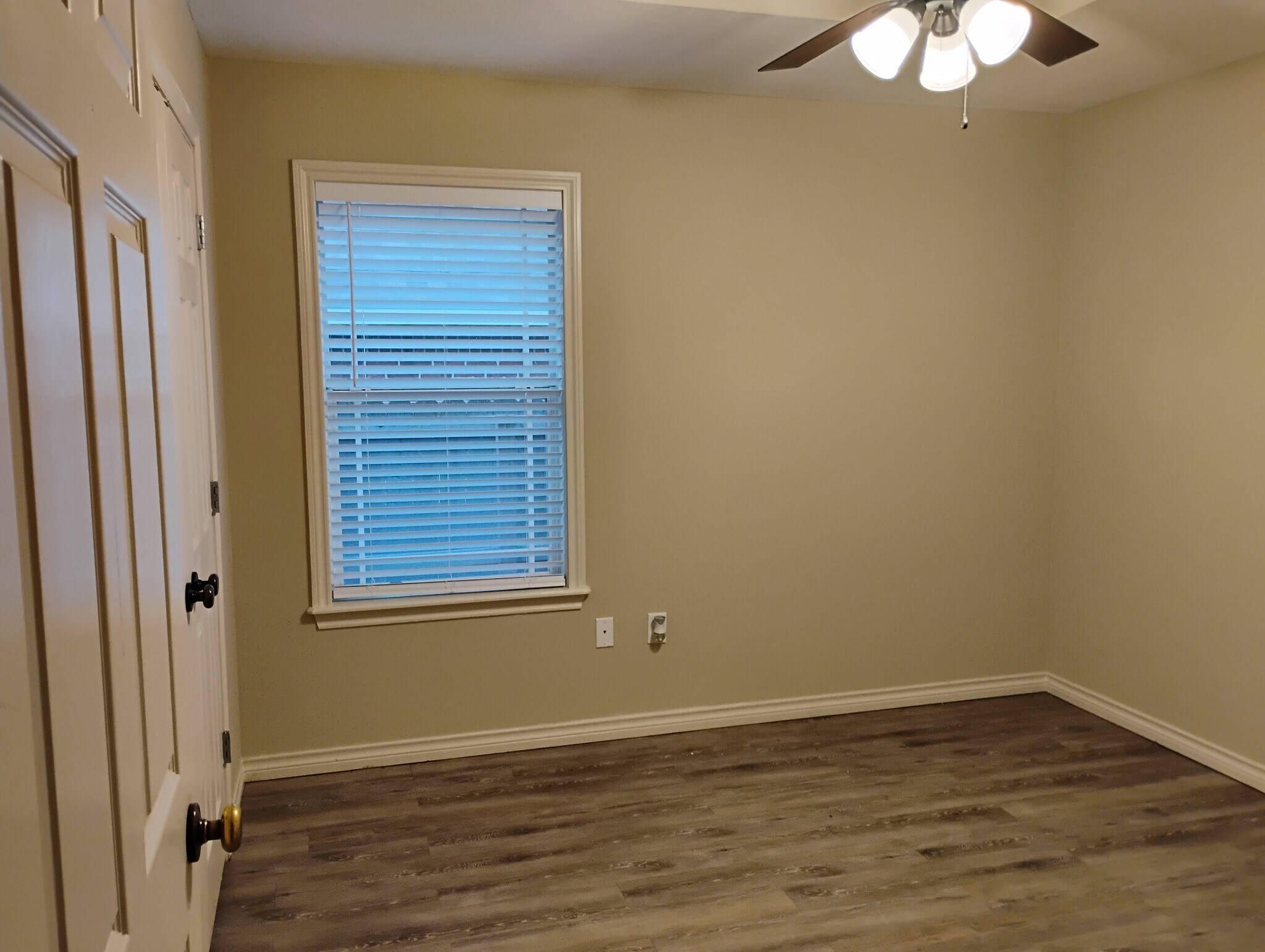 Building Photo - 4200 Middleham Ave