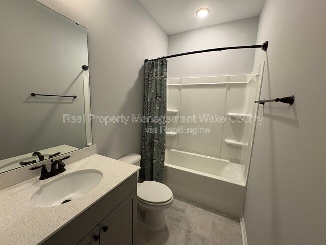 Building Photo - 1664 Highpoint St