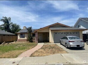 Building Photo - 3 Bedroom / 2 Bathroom Home for Rent $2,495