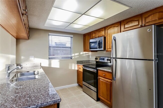 Building Photo - 8653 Sabal Way