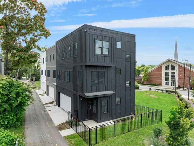 Primary Photo - 1258 1st Ave S