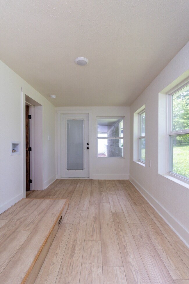 Building Photo - 9448 Lusk Rd