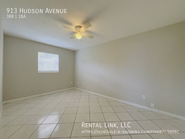 Building Photo - 913 Hudson Ave