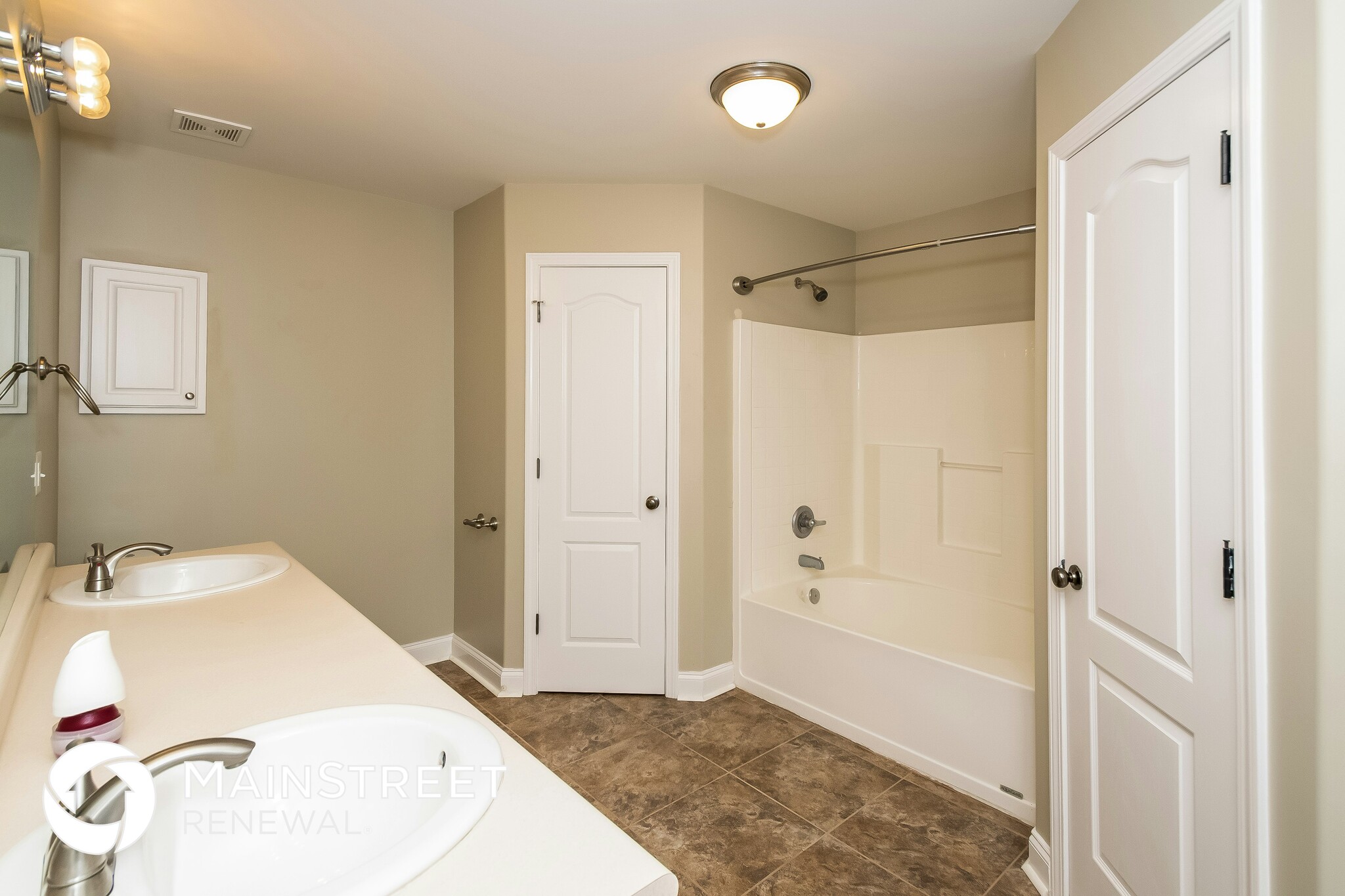 Building Photo - 450 Marsh Cir