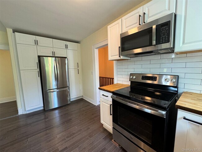 Building Photo - 2674 W Main St