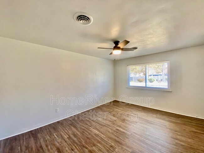 Building Photo - 2027 Lee St