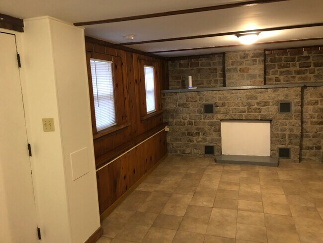 Building Photo - 753 1/2 Sullivant Ave.