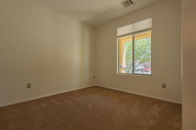 Building Photo - SHOWING SATURDAY 04/25 @ NOON. MUST TEXT AGENT!