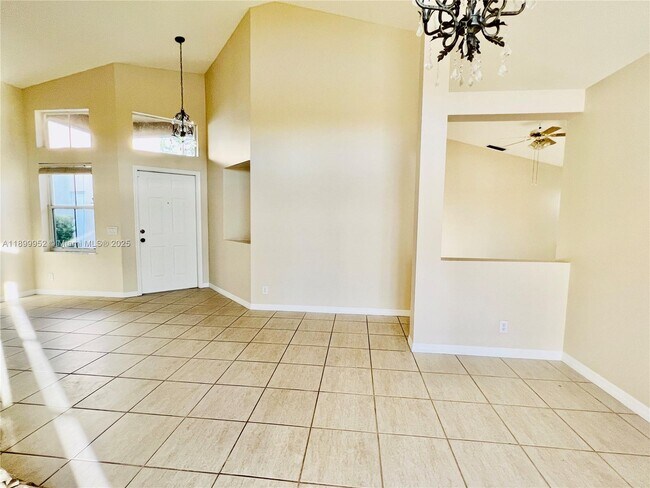 Building Photo - 968 Savannah Falls Dr