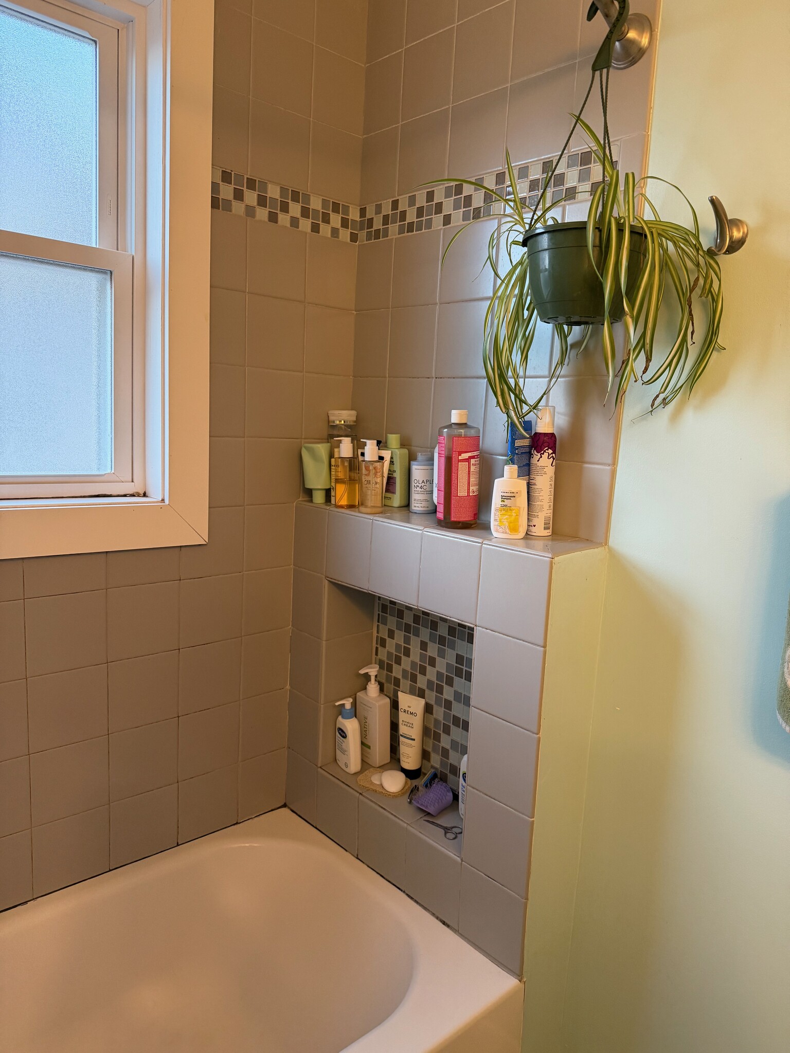 Building Photo - 289 S Winooski Ave