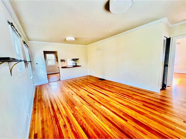 Building Photo - 4728 NE 27th Ave