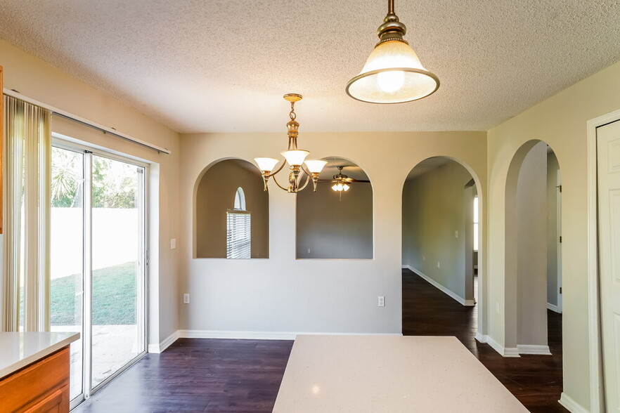 Building Photo - 1707 Alhambra Crest Dr