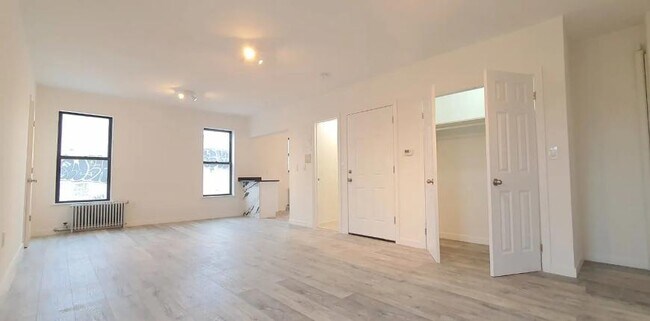Primary Photo - 1 bedroom in BROOKLYN NY 11211
