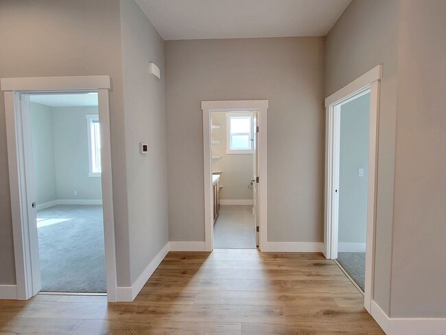 Building Photo - 2609 Sunray Ave