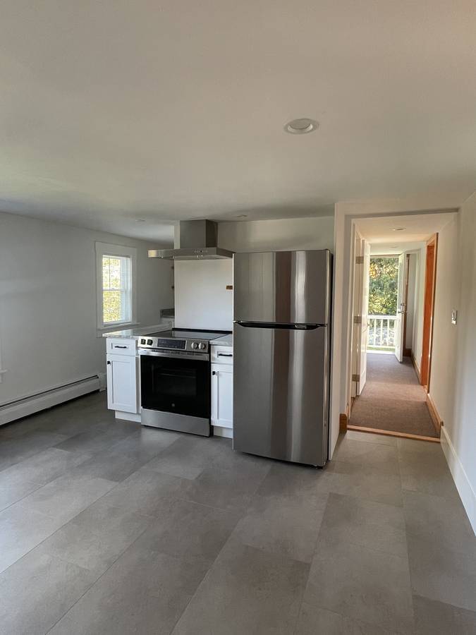 Building Photo - 13 Middle St