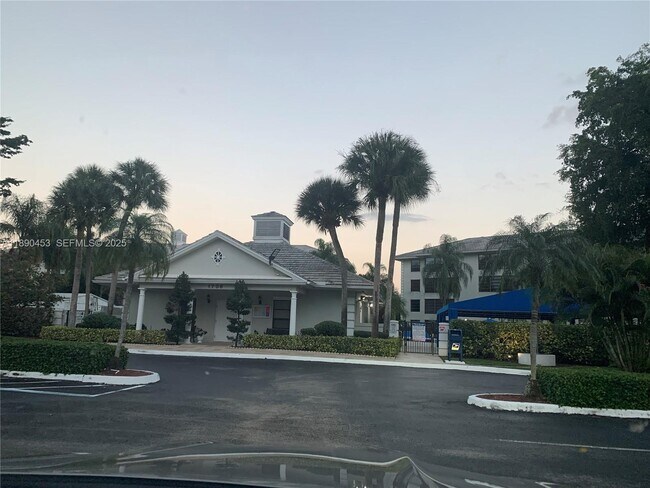 Building Photo - 1709 Whitehall Dr