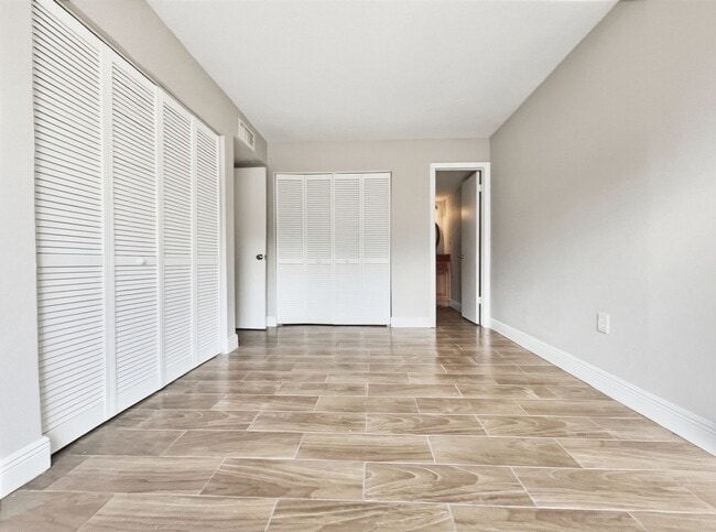 Building Photo - 2/2 Condo in Millenium Palms