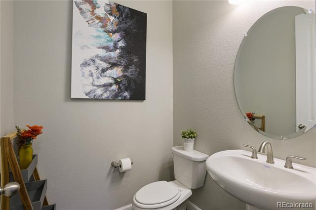 Building Photo - 9187 Swan River St